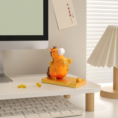 马上有钱2026生肖马吉祥物办公室工位招财摆件手机支架桌面装饰品