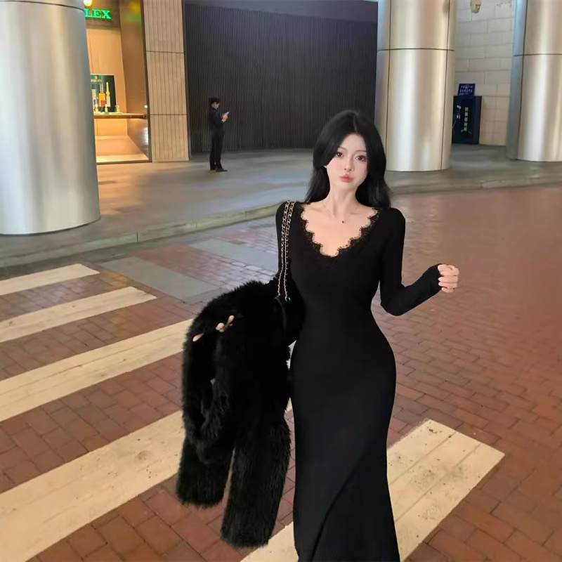 黑色V领蕾丝长袖鱼尾连衣裙女春秋冬季法式收腰修身气质包臀长裙