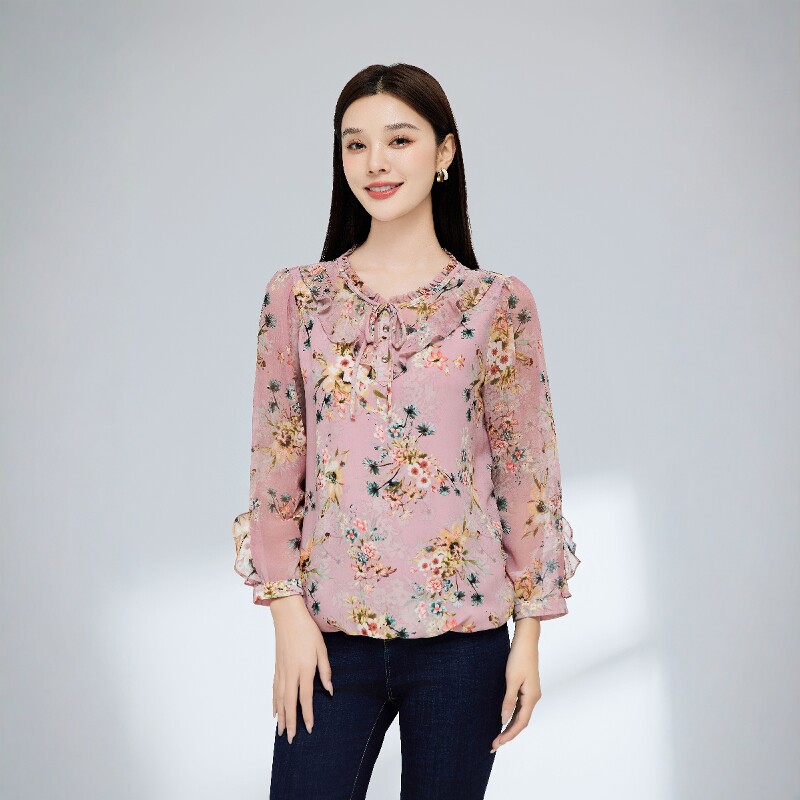 琳丹乐2024新品粉红花蝴蝶领双绉上衣49036