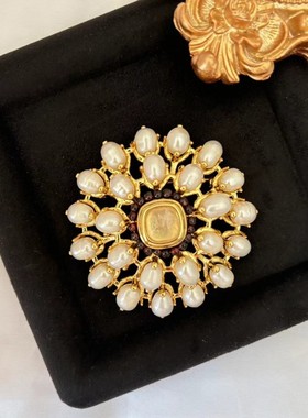 巴黎老牌Goossens贵族精致胸针，镶嵌天然淡水珍珠，天然石