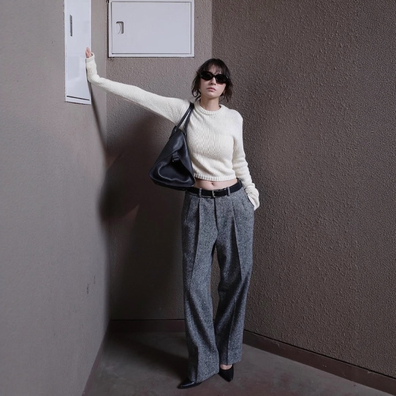 CLANE棉质短款圆领长袖针织衫