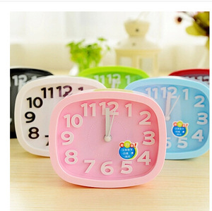 P3(2)-8A992简约糖果色立体数字桌面时钟 懒人方形静音小闹钟