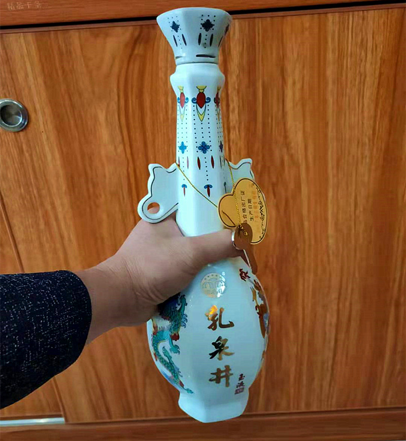 2007年陈年老酒广西老字号名酒乳泉井玉液酒850ml68度浓香16年陈