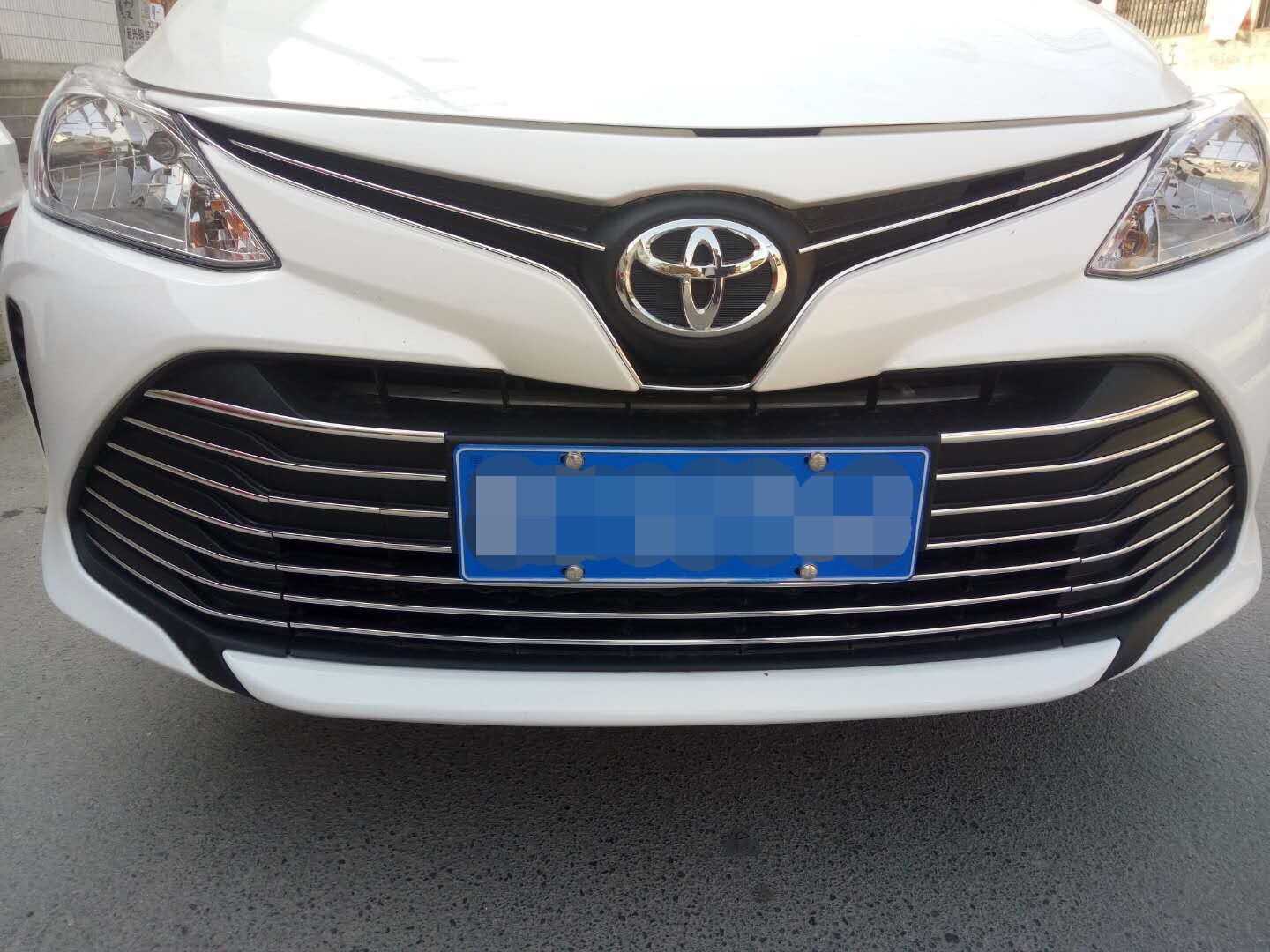 17款威驰前脸亮条车窗饰条中网条