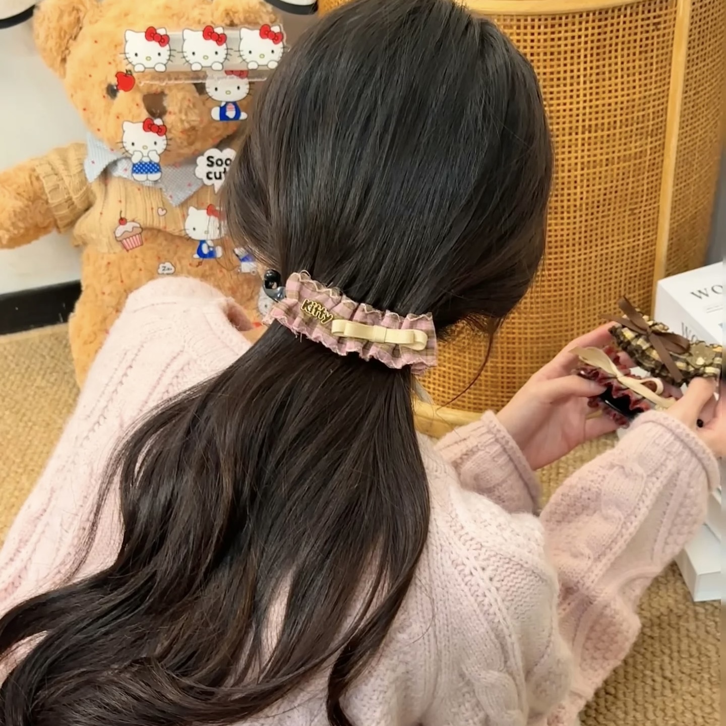 韩系Kt猫格纹香蕉夹花边可爱卡通马尾夹优雅法式懒人夹发卡百搭冬