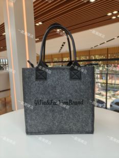 一嘉潮牌加厚毛毡包手提小方包通勤上班高档伴手礼可商务定制log