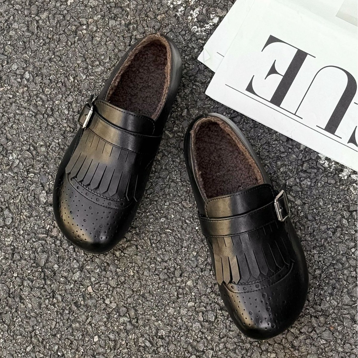 2025冬季新款英伦风加绒勃肯鞋复古圆头布洛克鞋雕花流苏小皮鞋女