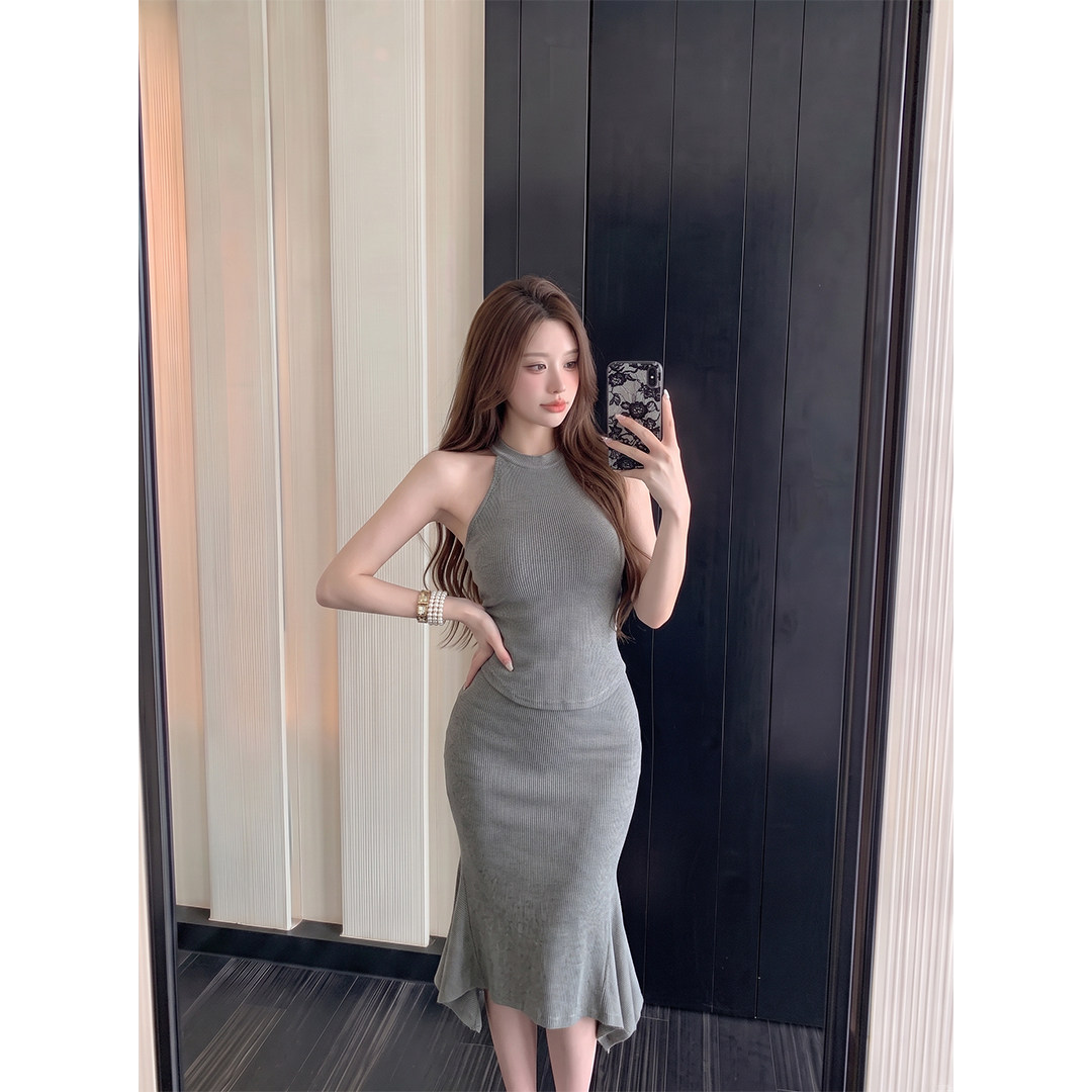 夏季纯欲挂脖鱼尾显瘦两件套图片