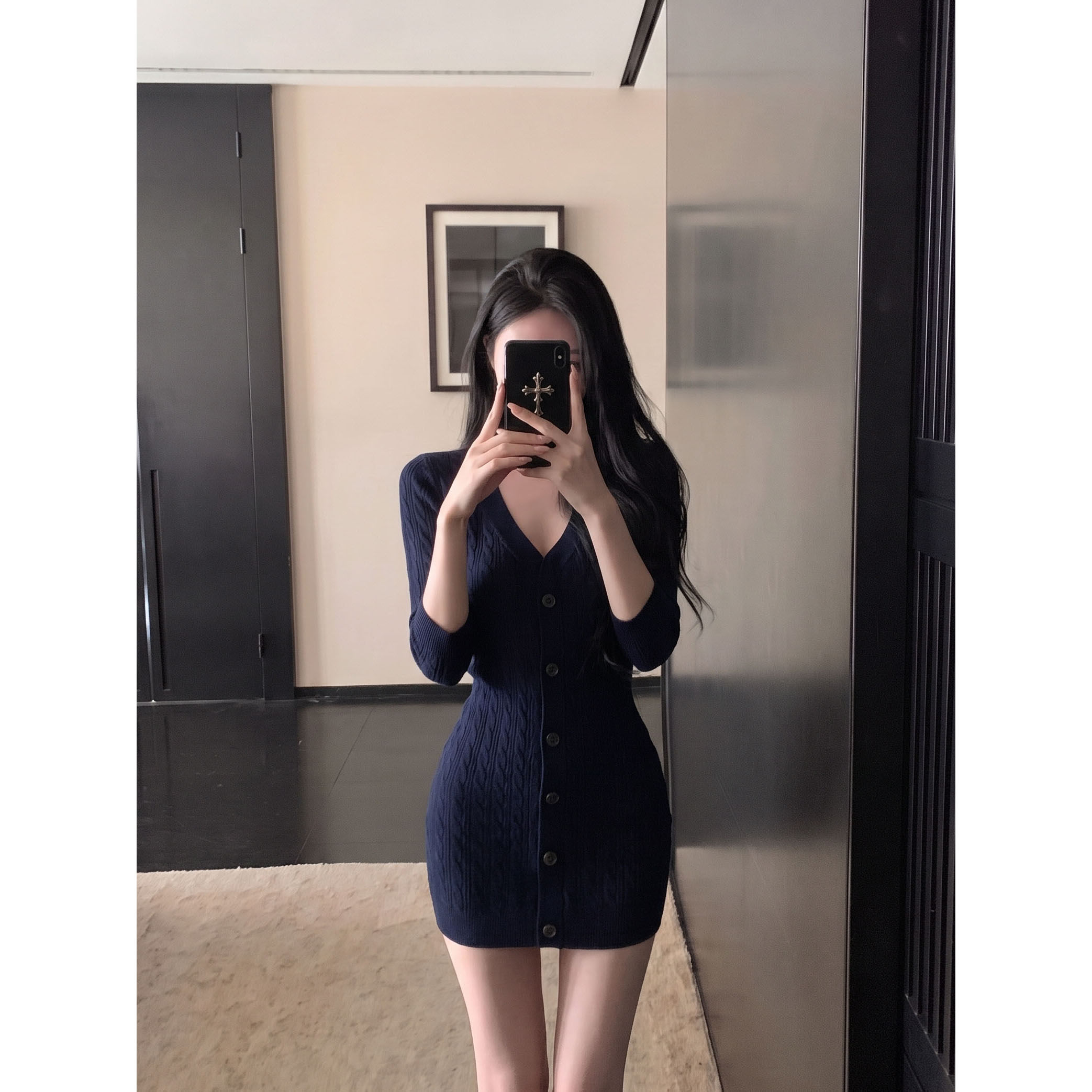 智性风V领长袖麻花针织连衣裙女秋季气质修身显瘦收腰包臀短裙子