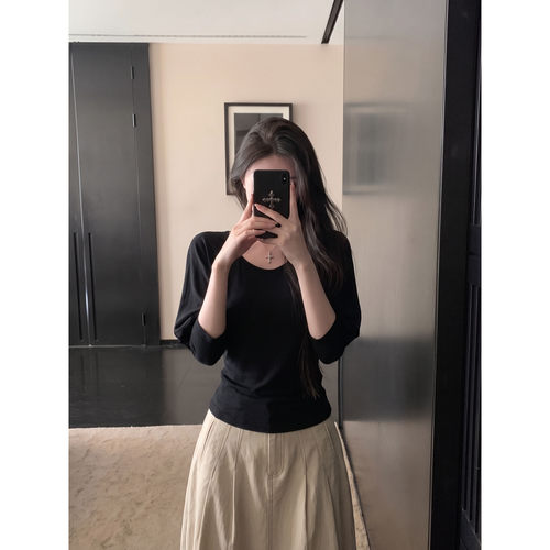韩系大圆领蝙蝠袖修身长袖T恤女