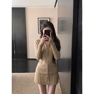 卡其色针织开衫女秋装长袖上衣韩系修身显瘦气质拉链高领毛衣外套