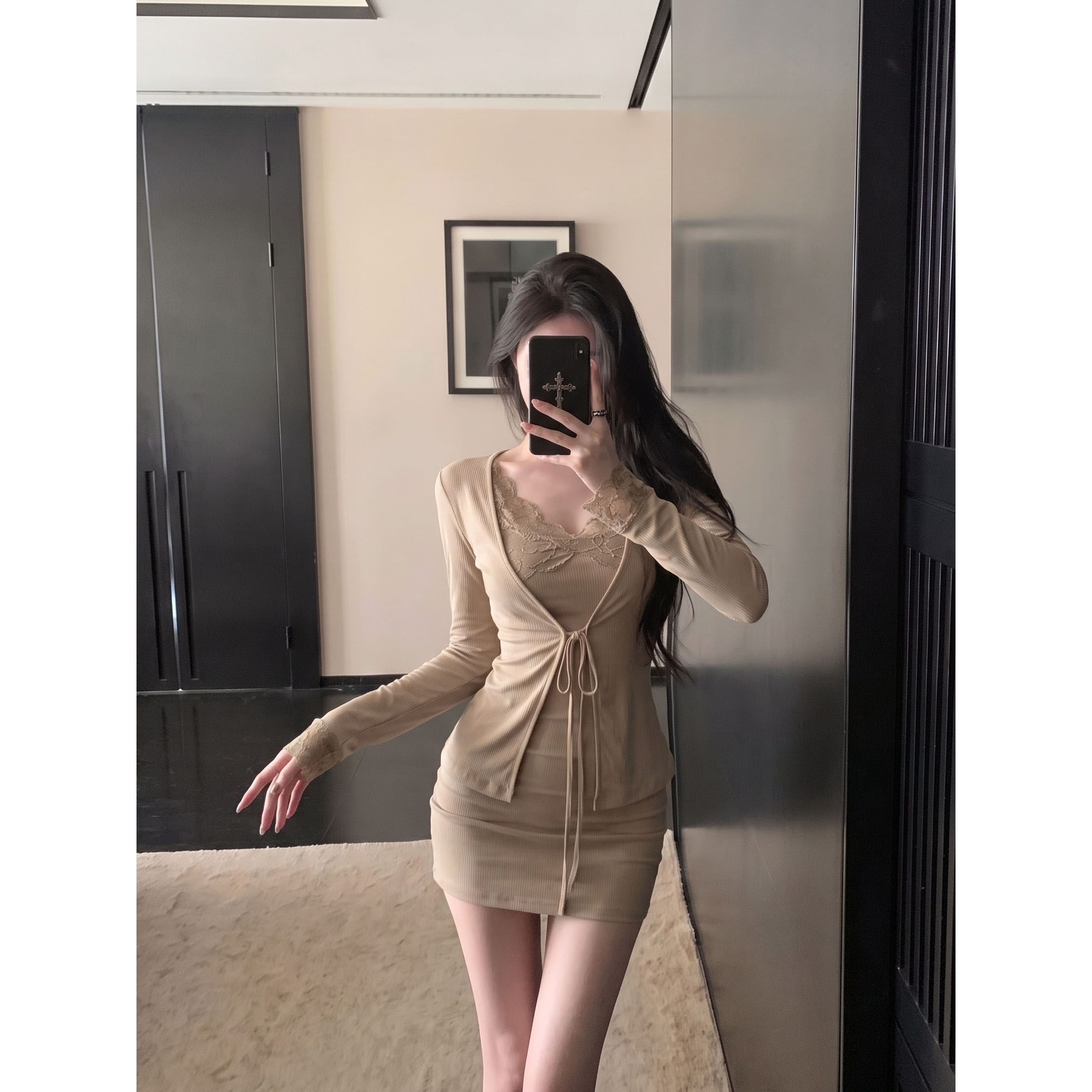 早秋纯欲蕾丝V领吊带开衫两件套图片