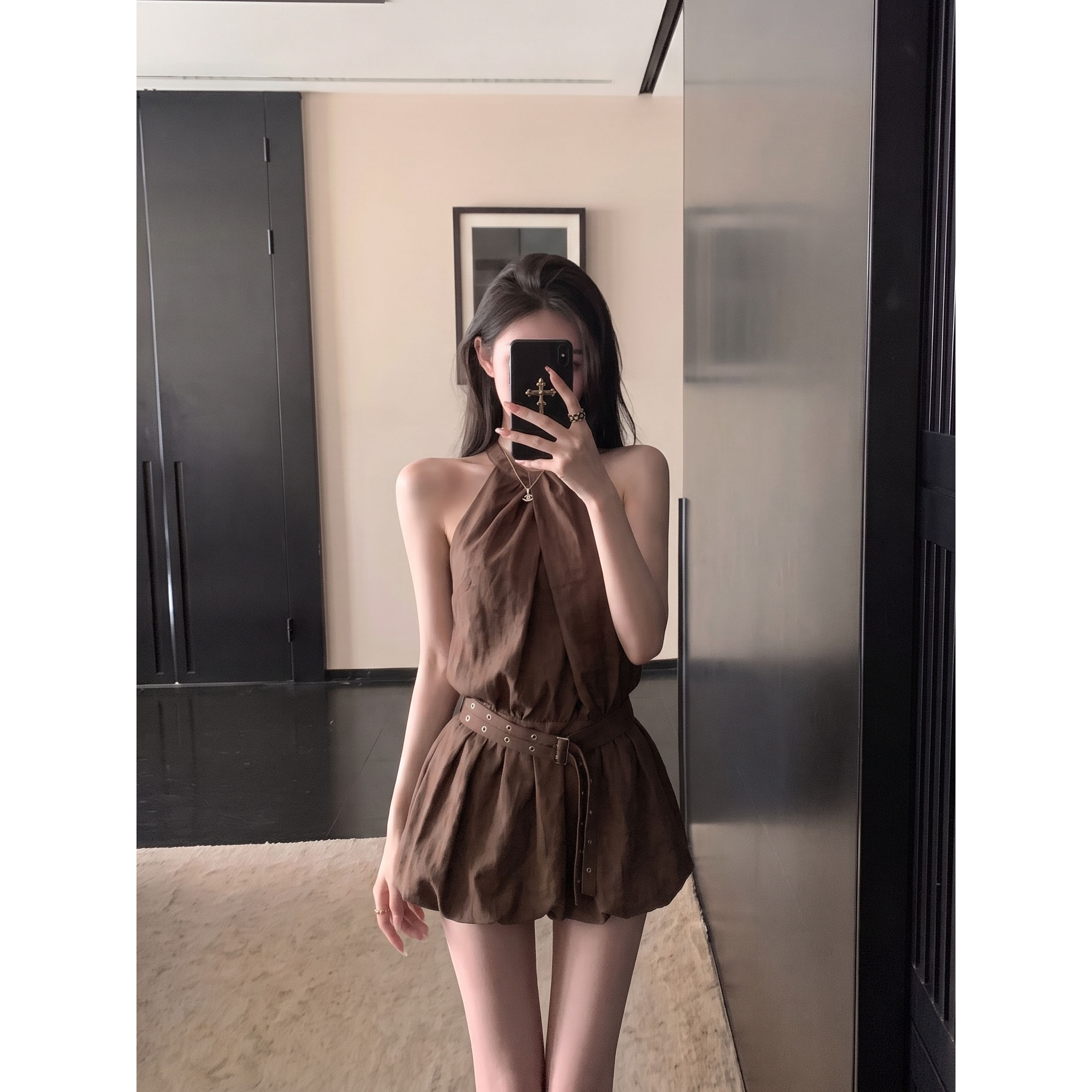 法式美拉德挂脖花苞收腰连衣裙女图片