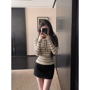 日常条纹显瘦针织衫女早秋季收腰打底衫修身圆领套头长袖气质上衣