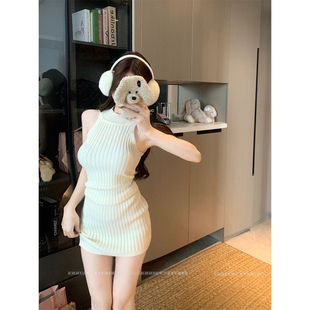 纯欲风露背无袖背心连衣裙女春季打底针织裙修身杏色裙子包臀短裙