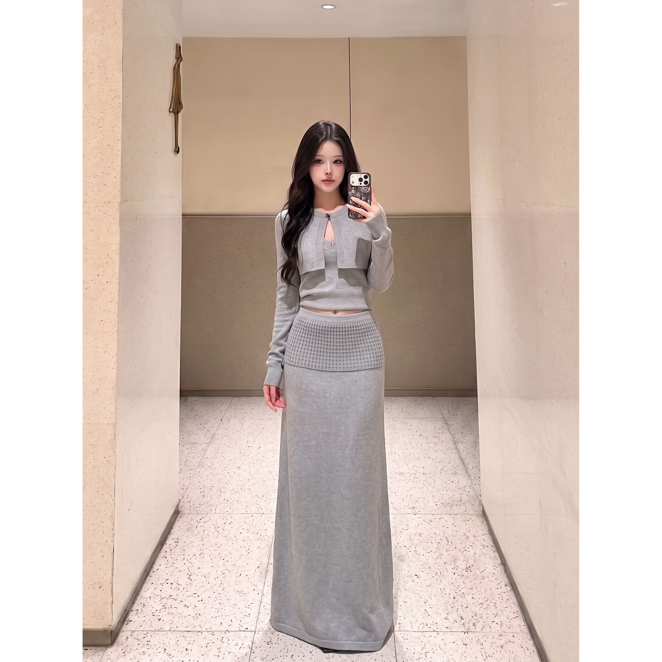 韩系灰色半身连衣裙女2026新款甜美高腰包臀半身裙早秋季漂亮套装