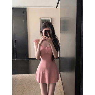 纯欲大U领露锁骨针织背心连衣裙早秋打底裙子修身收腰显瘦A字短裙