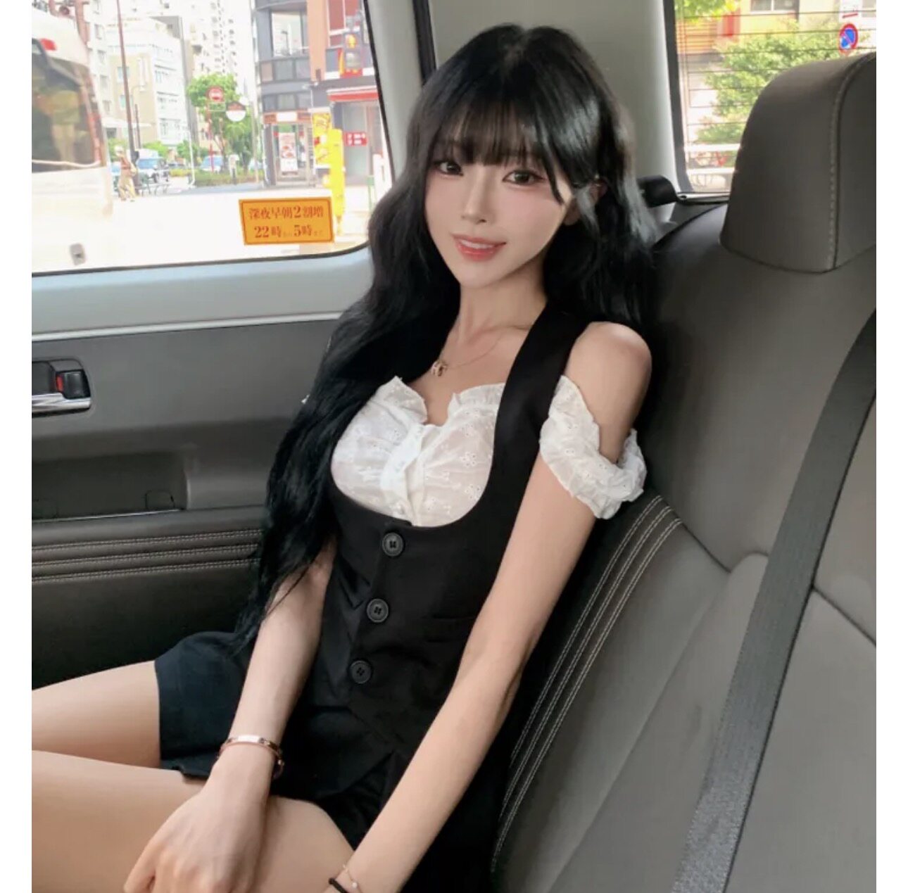 Shawne 26s春新韩国正品代购 小众镂空花朵衬衫纽扣马甲组合套装