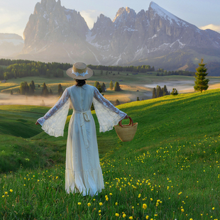 理想三旬女装 大裙摆连衣裙长裙 复古民族风米白色蕾丝拼接喇叭袖