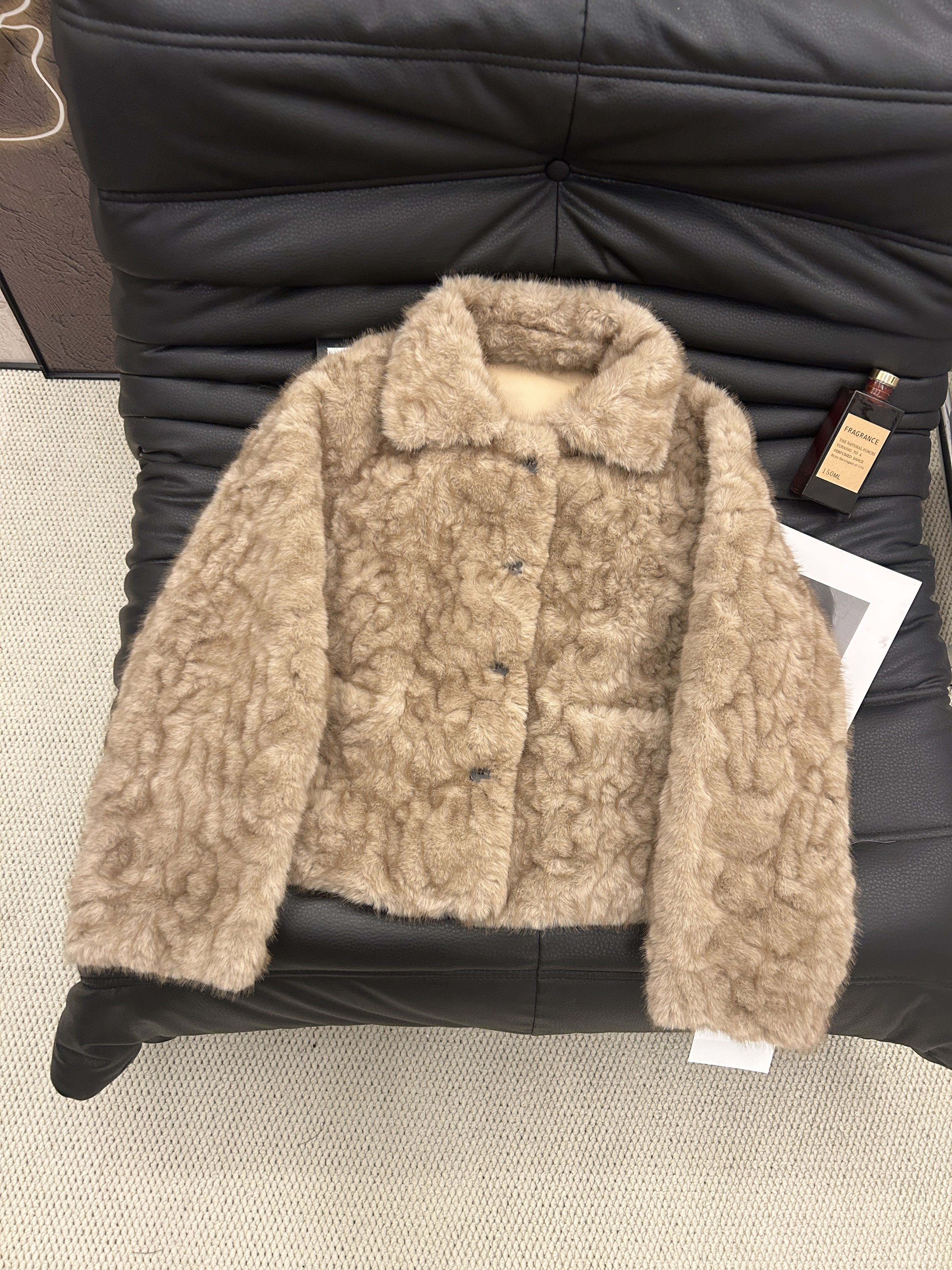 2025新款时尚翻领气质单排扣皮毛一体毛毛外套女小个子环保皮草韩