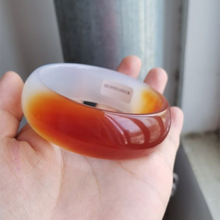 天然正品半红半白红玛瑙手镯女款加宽加厚红色玉髓冰种宽版玉镯子