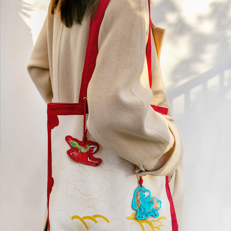 马年2026文创布艺大容量环保新年礼品包国潮中国风文创单肩背包,节庆用品/礼品,文化创意包/袋,淘宝优惠券,粉丝福利购,淘宝优惠卷