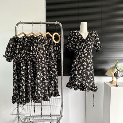 黑色碎花连衣裙女夏季