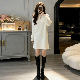 2026新款小个子白色针织连衣裙子女秋冬季韩系慵懒大衣内搭毛衣裙