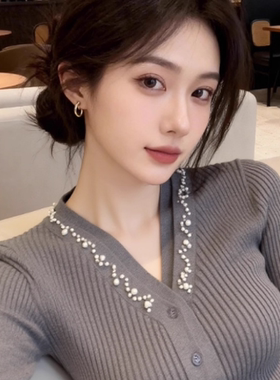 美式复古灰色修身显瘦毛衣针织打底衫女内搭秋冬钉珠v领长袖上衣