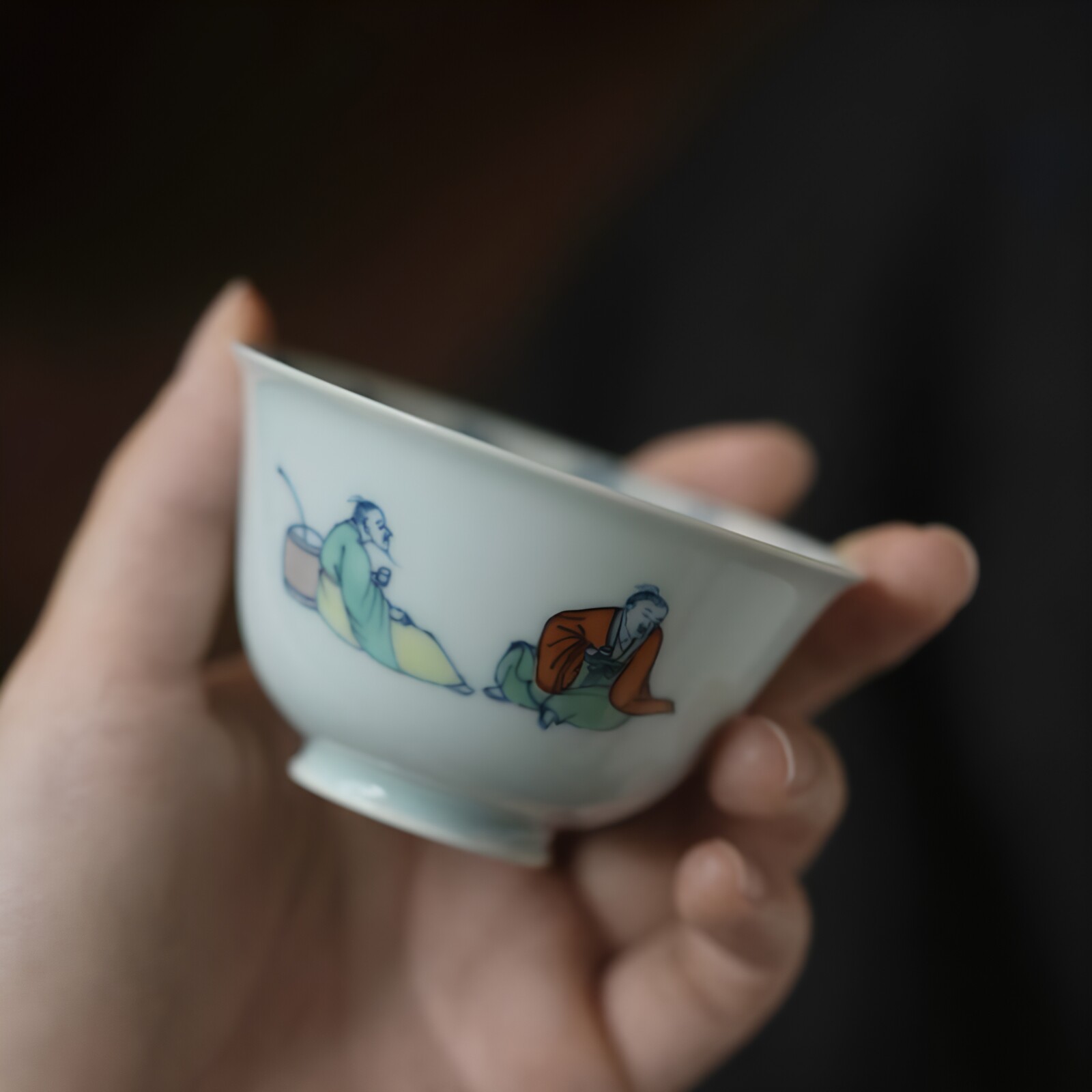 对酌景德镇手绘斗彩人物吾杯