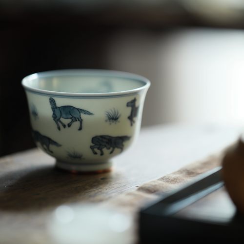 弥云斋踏月青花小马纹吾杯