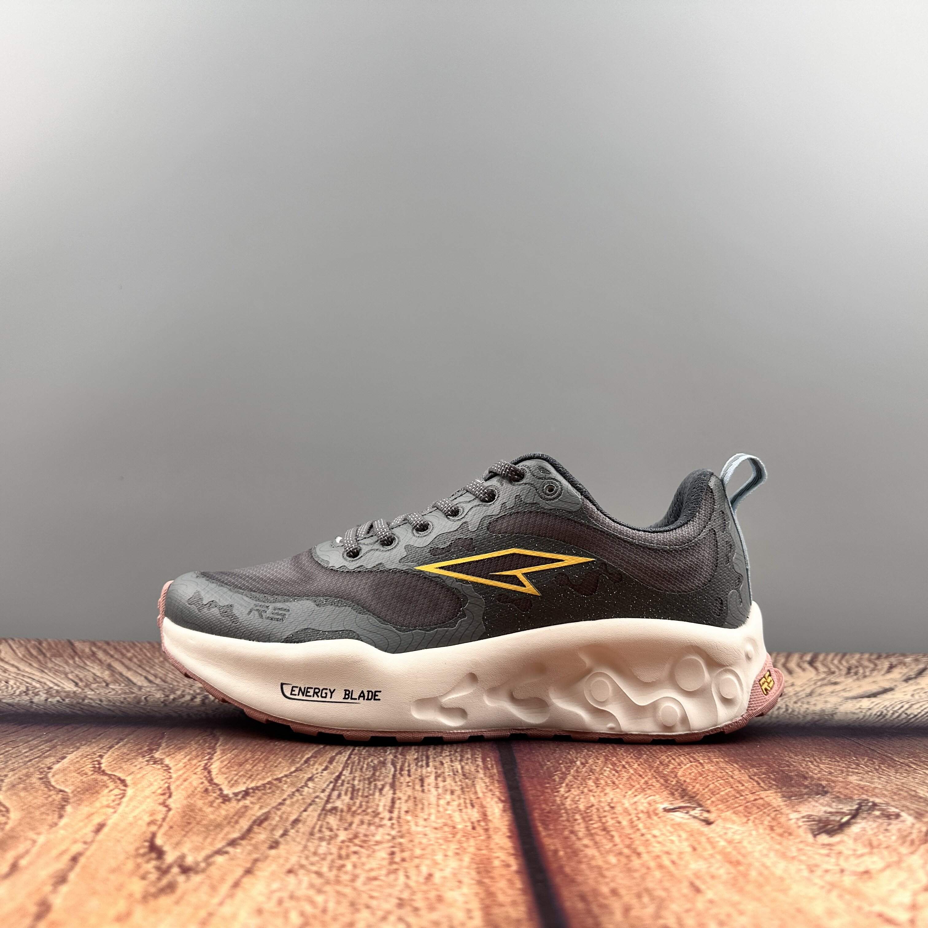 外贸女2026春夏新款户外竞速网面鞋防滑厚底全地形越野休闲运动鞋