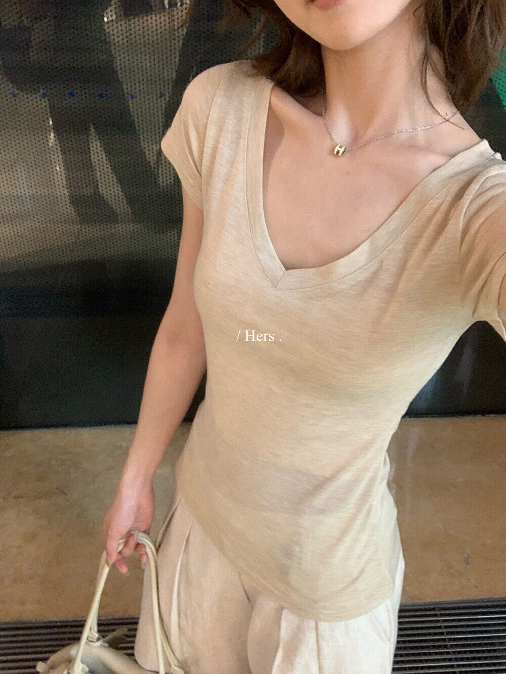 hers80372韩系基础百搭掐腰V领短袖T恤女修身显瘦纸皮人正肩上衣