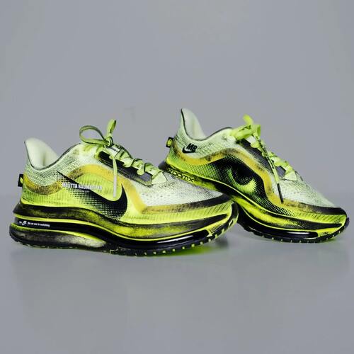 Nike联名款绿色脏脏跑鞋
