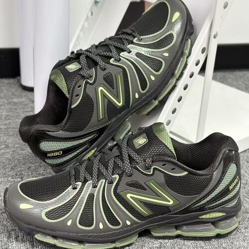 NewBalance男女复古跑鞋