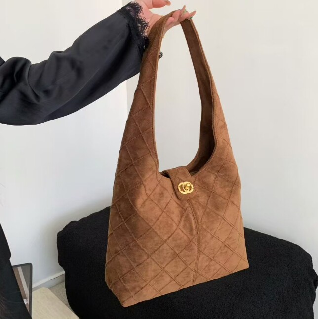 2025新款嬉皮包小香风菱格链条单肩hobo水桶包女潮托特重工腋下包