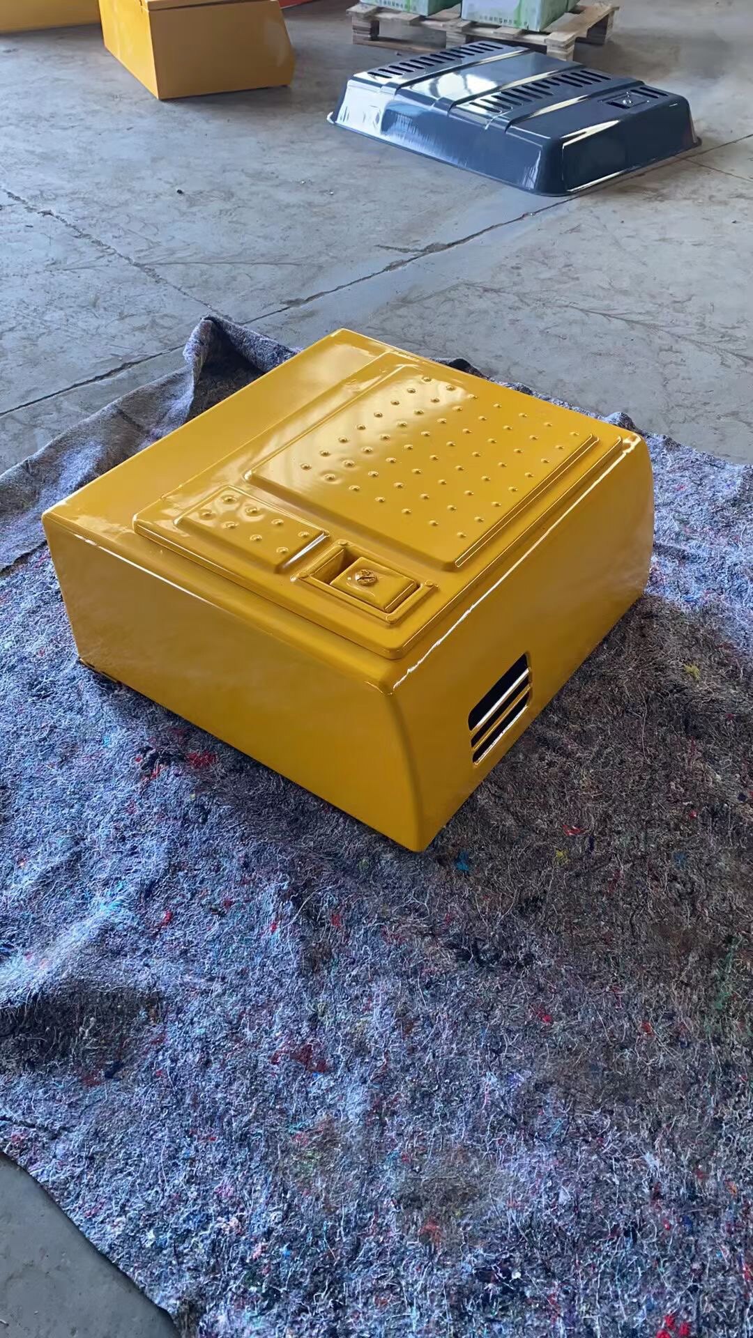 柳工920e/921/922e挖掘机工具箱 电瓶箱精品厚钣金配件加工不包邮