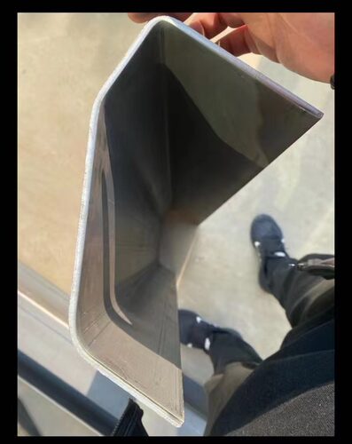 挖掘机边梁优质促销防撞梁不包邮