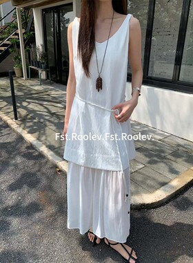 FST纯色拼接吊带连衣裙女夏2026新款设计感小众气质垂感v领长裙子