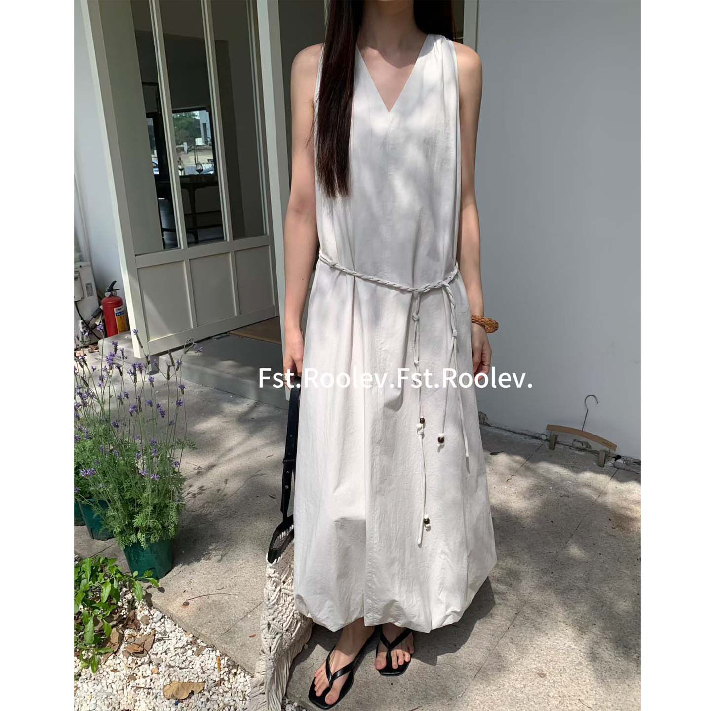 FST法式V领无袖花苞连衣裙夏季