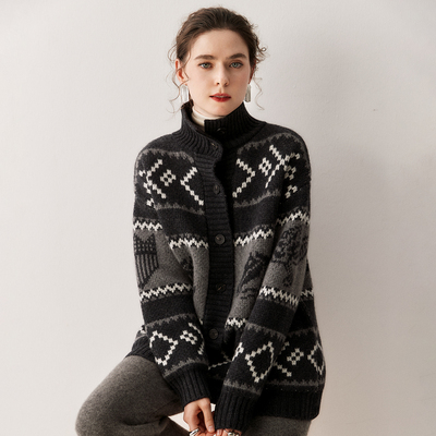 羊绒外套女百搭小马高领提花纽扣