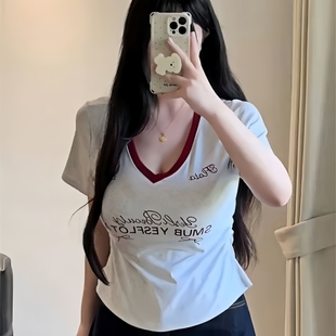 300斤大码设计感收腰显瘦正肩短袖T恤女夏季新款美式辣妹V领上衣