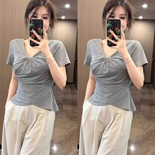 设计感v领短袖 夏季 T恤胖mm遮肉显瘦独特别致上衣女2 女装 300斤大码