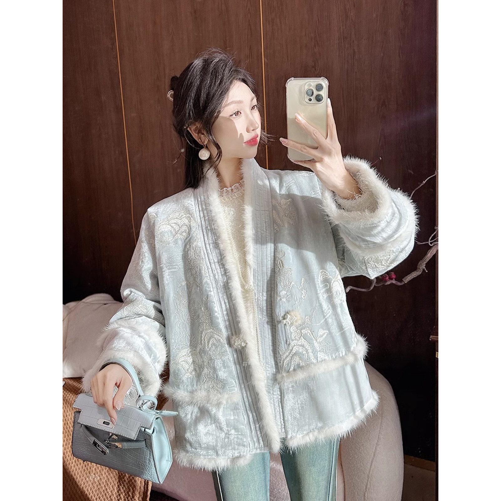新中式毛绒羽绒服女2025冬季新款真丝丝绒刺绣提花外套蓝色中长款