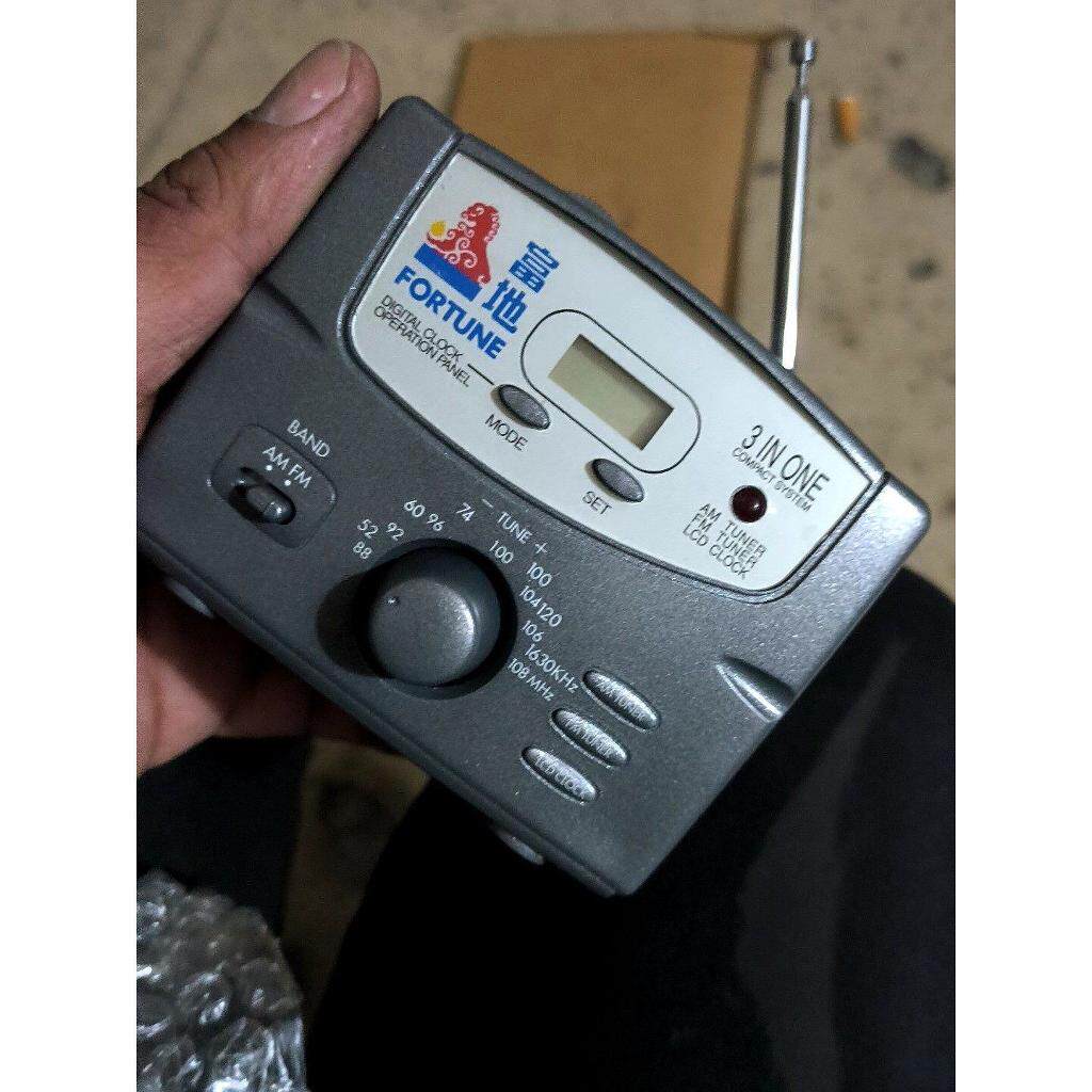 议价英国富地机油3INONE收音机，带显示屏，AM/FM波段，电