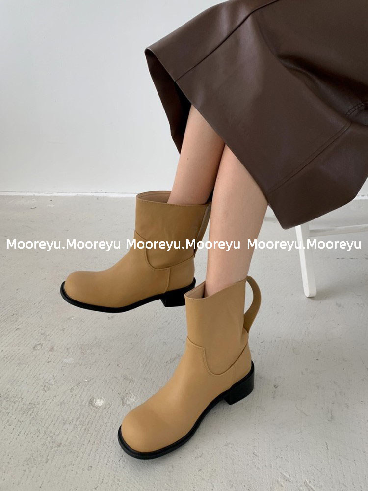 South Korea's Dongdaemun ins retro niche personality models round toe thick heel short boots women's big head low heel boots