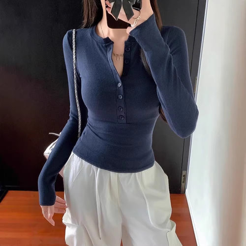 ins性感纯欲纽扣纯色长袖T恤女春秋装V领修身显瘦打底上衣女T跨境