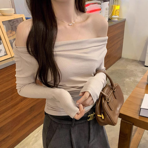 ins纯欲性感一字肩荡领露肩修身长袖T恤女春秋气质辣妹打底上衣女