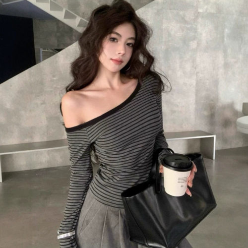 ins性感纯欲条纹斜肩长袖T恤女春秋韩版辣妹时尚露肩打底上衣女潮