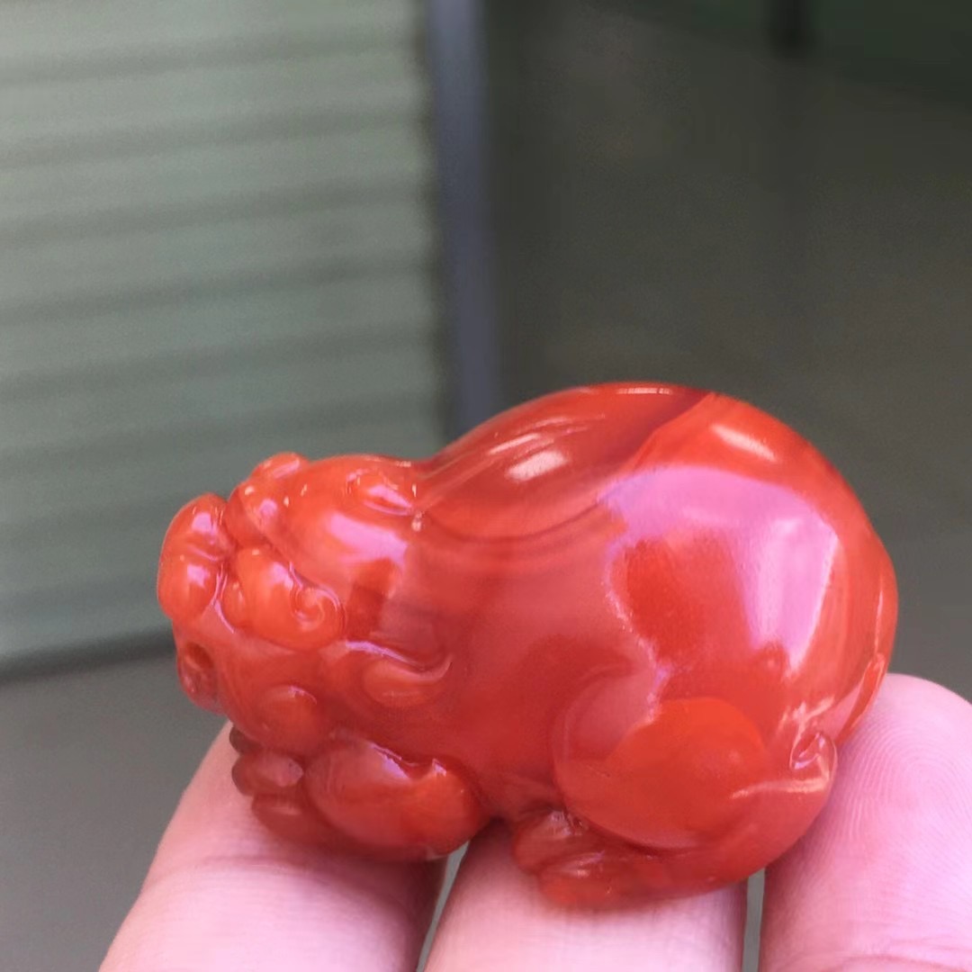 天然南红玛瑙柿子红貔貅吊坠手把件吊坠